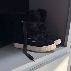 Wharton Esherick Black Fur-Trimmed Winter Boots